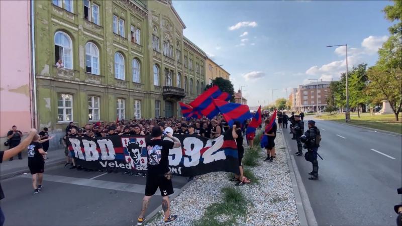 A székesfehérvári ultrák közös vonulással készülnek a nagy rangadóra, hogy még jobban megteremtsék a hangulatot és kifejezzék szenvedélyüket.