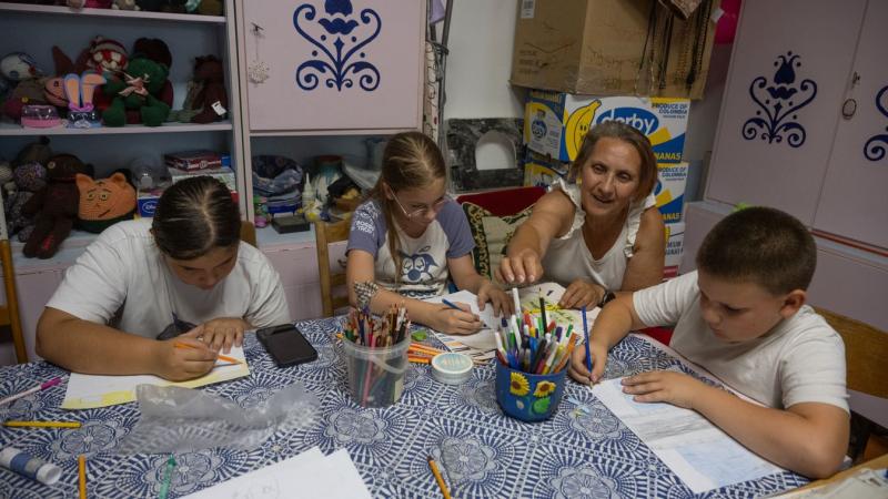 Nem kérnek sokat, csupán annyit, hogy megőrizzék jelenlétüket. A Fatima Ház utolsó napjait éli, miközben a galéria falain keresztül mesél a múltjáról.