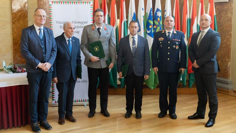 Átadásra kerültek a Veszprém Vármegye Védelméért emlékplakettek (+ képgaléria)