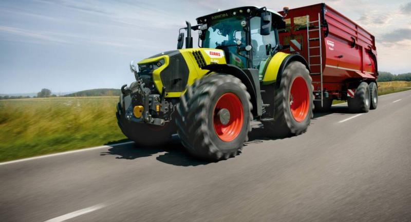 Fedezd fel a CLAAS legújabb traktorsorozatát, amely a kompakt, hathengeres kategóriában érkezik! Ez a sorozat a modern mezőgazdasági igényekhez igazodik, ötvözve a teljesítményt és a hatékonyságot. Készülj fel a jövő mezőgazdaságára, ahol a CLAAS innováci