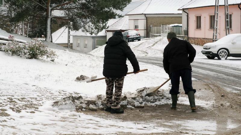 Riasztást adtak ki a havazás miatt: Veszprém megyében estig jelentős hóesés várható! Készüljetek fel a téli időjárásra!