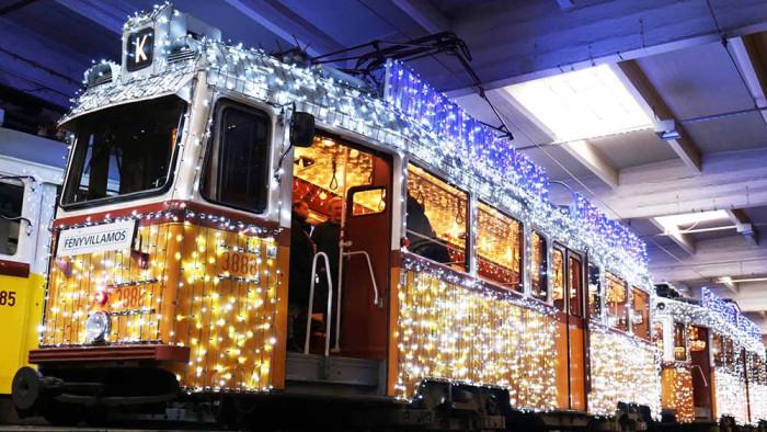 Budapesten egyszerre hat különleges fényvillamos fog megjelenni, varázslatos látványt nyújtva a város lakóinak és látogatóinak.