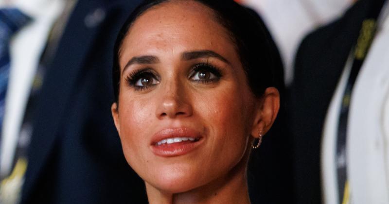 A 43 éves Meghan hercegné smink nélkül tűnt fel, büszkén mutatva meg ráncait és szeplőit, amelyek a természetesség szépségét hirdetik.