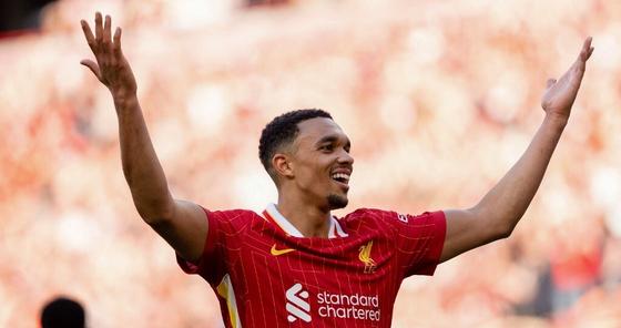 Liverpoolban hatalmas zűrzavar bontakozott ki, ami a klublegendás figura távozásának mögöttes okaként szolgál.