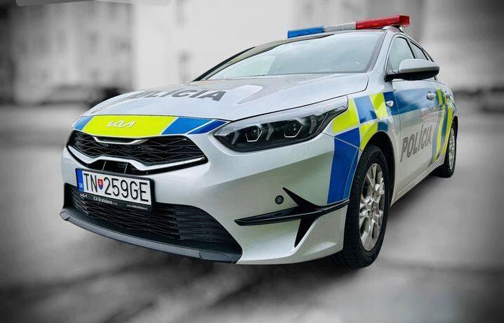 Kezdetben a tanáraikkal szemben mutattak agresszív viselkedést, majd két diák fenyegetőzött azzal, hogy lángra lobbantják az iskolát.