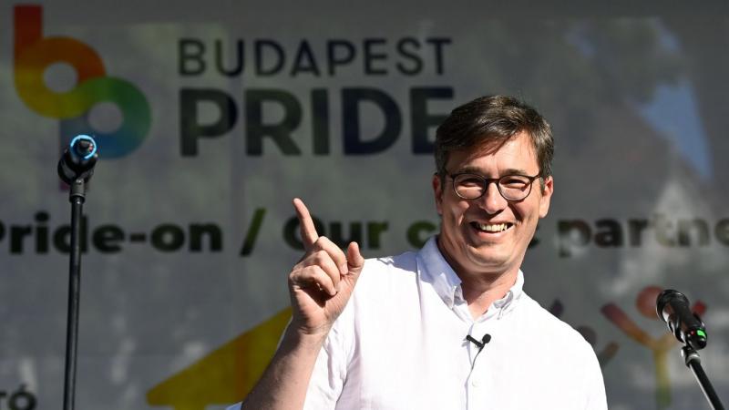 Íme egy egyedibb megfogalmazás: 