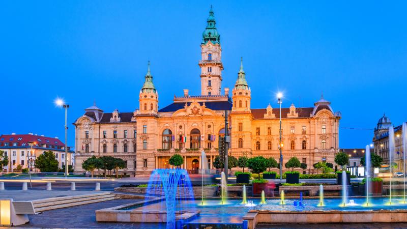 Győr városában hamarosan megrendezésre kerül a Portfolio Gazdasági Fóruma, ahol izgalmas előadásokkal és neves szakértőkkel találkozhatunk. Fedezd fel az előadók névsorát, és készülj fel a gazdasági világ legfrissebb trendjeinek megismerésére!