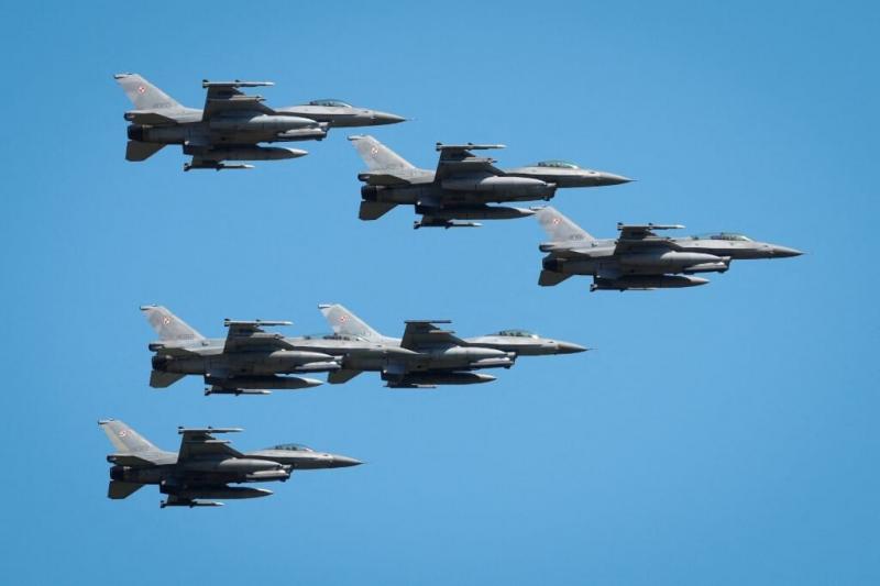 Orosz felderítőgépek megjelenése miatt lengyel vadászrepülők emelkedtek a levegőbe.