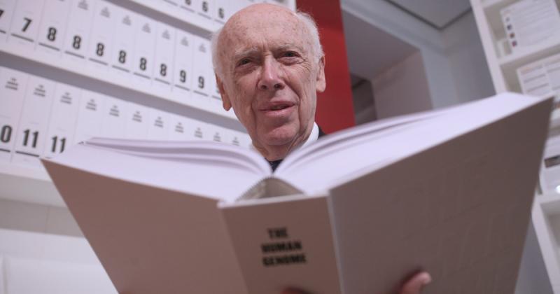 A DNS megfejtéséért Nobel-díjat nyert tudós rasszista nézeteket fogalmazott meg, amikor azt állította, hogy a bőrszín alapján meghatározható az intelligencia és a szexuális vágy szintje.